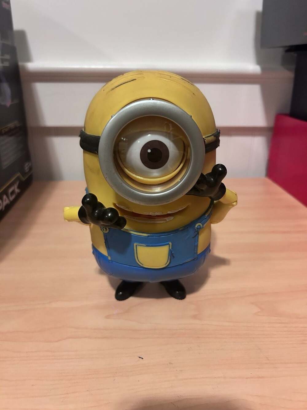 Thinkway Toys Despicable Me Minion Stuart Interactive Figure